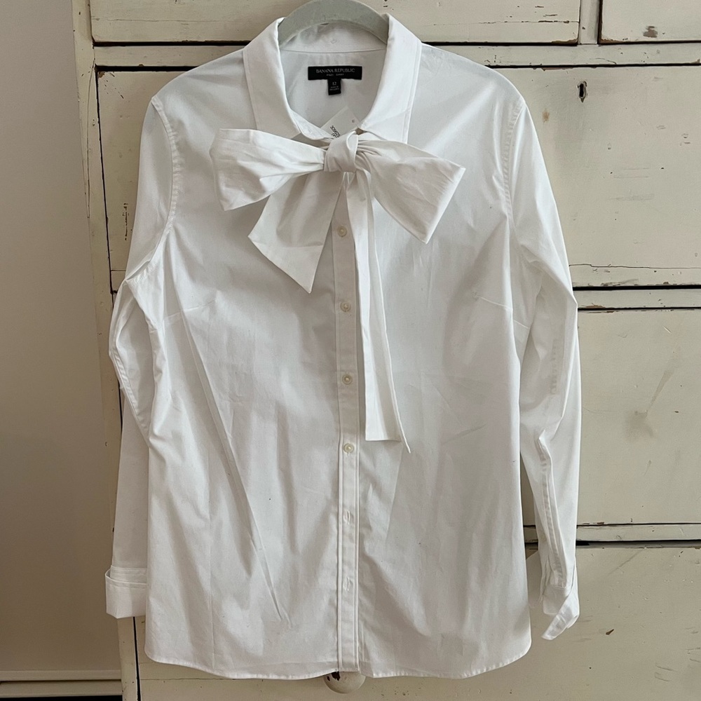 New with tags Banana Republic Cotton Bow Shirt, size 12